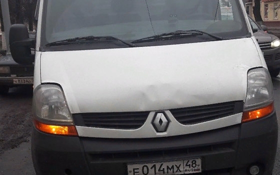 В Брянске водитель сломал «оппоненту» руку, оторвал зеркало и скрылся