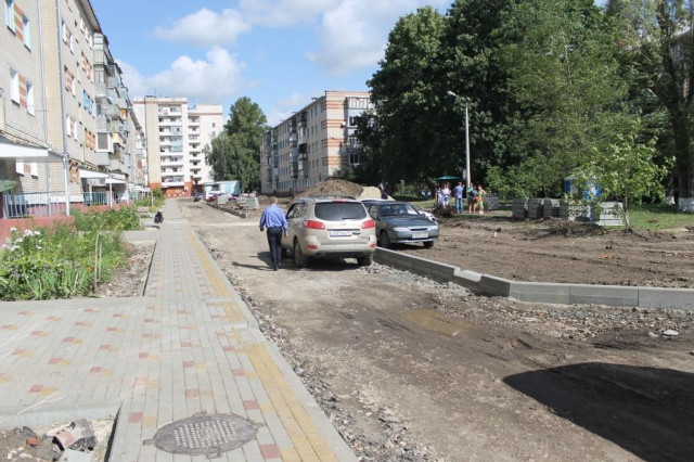 «Людям сразу всё подавай». Как в Белгороде ремонтируют и благоустраивают дворы