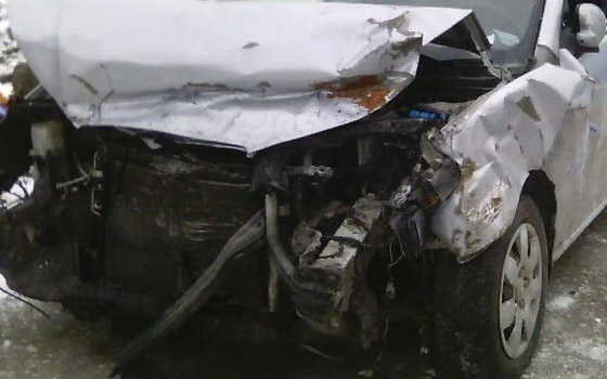 Пьяный водитель Hyundai Elantra сбил электроопору в Брянске