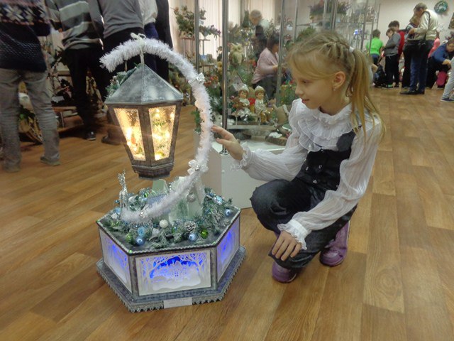 В Белгороде открыли детскую выставку новогодних букетов «Зимняя фантазия»